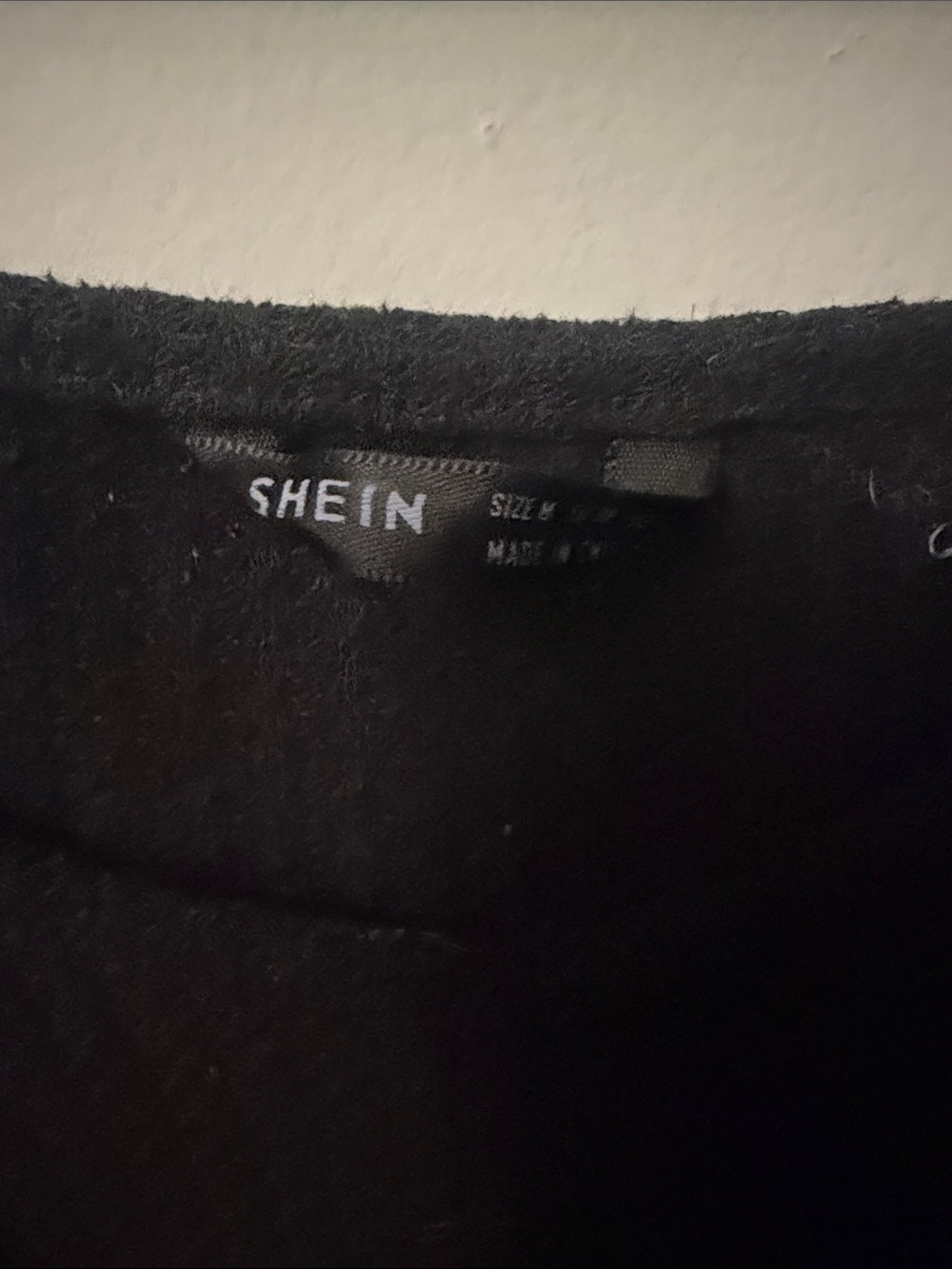 SHEIN Black Ribbed Cold-Shoulder Tank Top - Picture 2 of 3